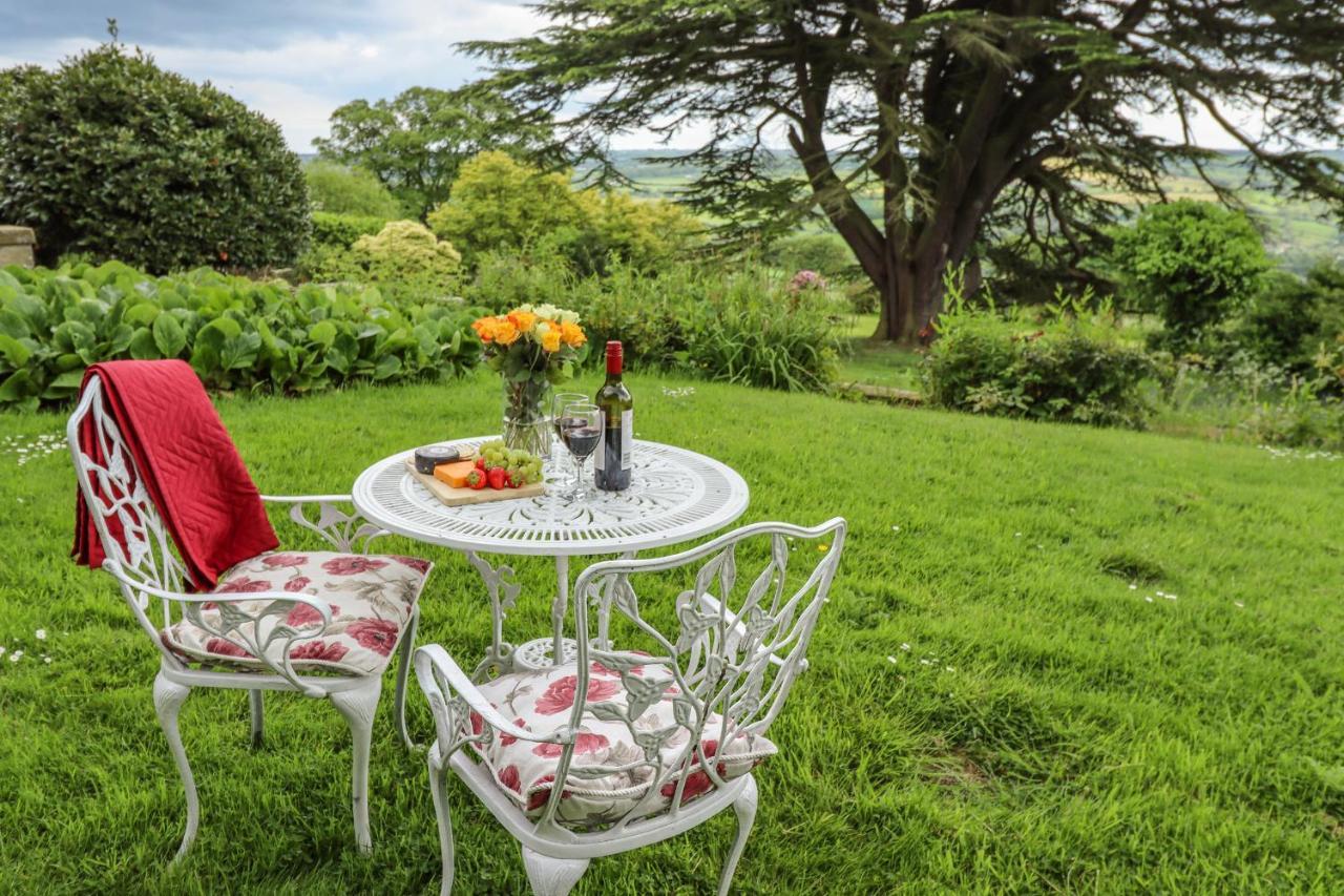 Aislaby Hall Holiday home *